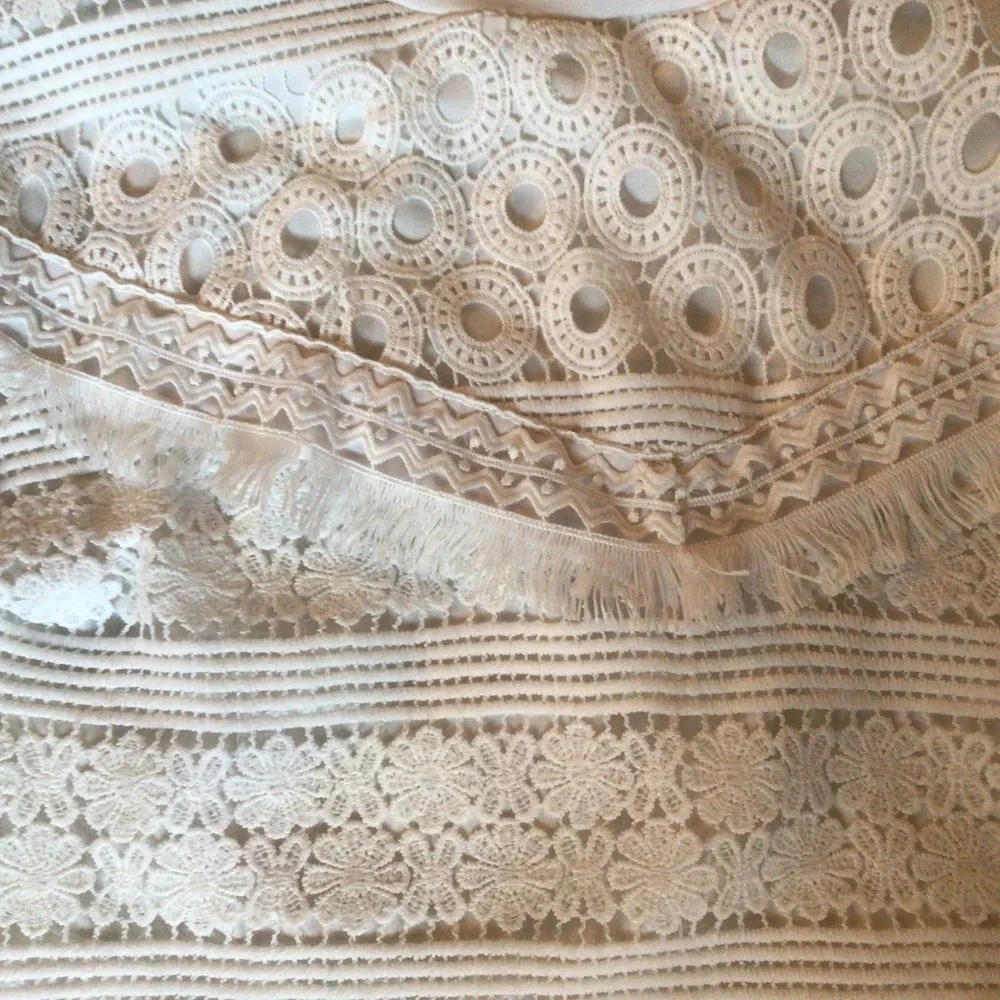 Simplee Crochet lined white Lace l/s blouse sm NWOT $78R - Picture 4 of 8